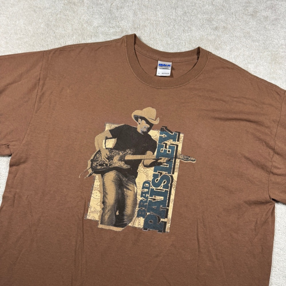 Gildan T-Shirt Mens XL Brown Brad Paisley Party Tour Graphic Short Sleeve Tee